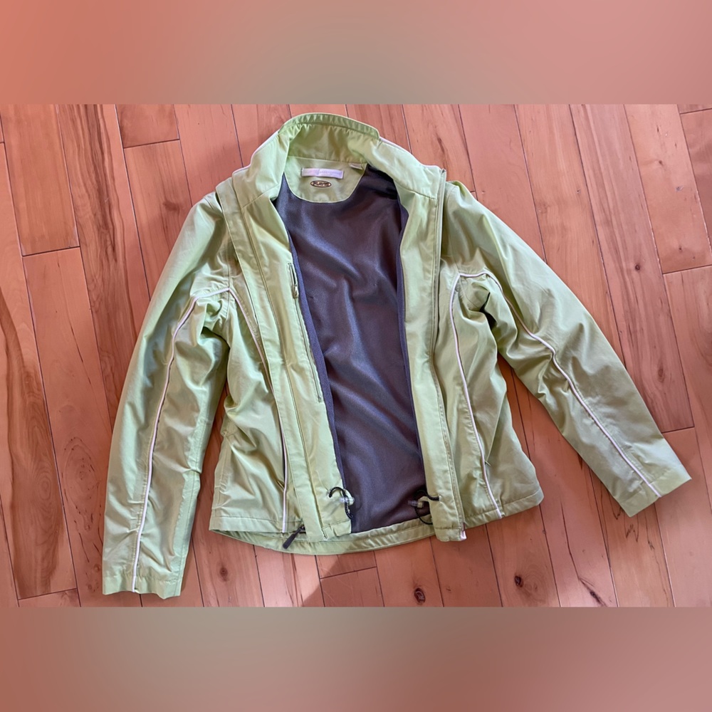Greg Norman spring coat.